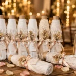 payung souvenir pernikahan elegan warna putih dan cream dengan dekorasi bunga di meja kayu rustic