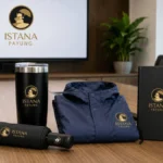 merchandise kantor lengkap dengan payung custom, jas hujan, dan tumbler branding perusahaan
